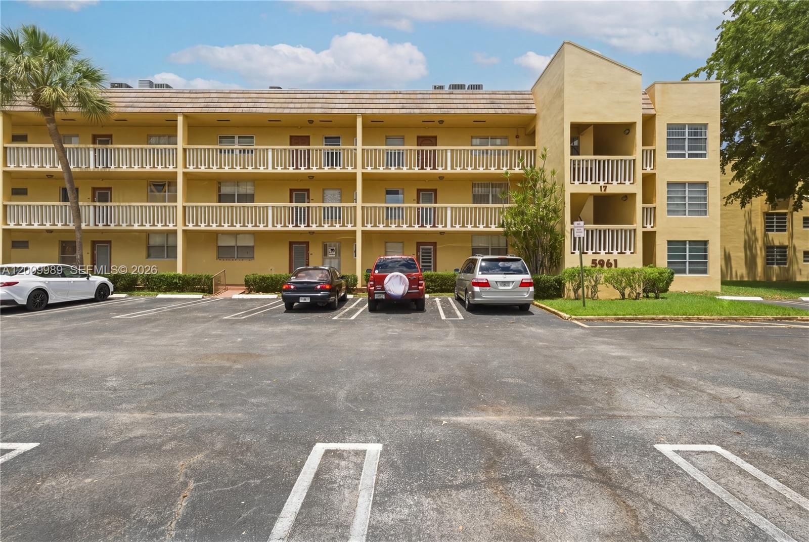 5961 NW 61st Ave # 111, Tamarac FL 33319