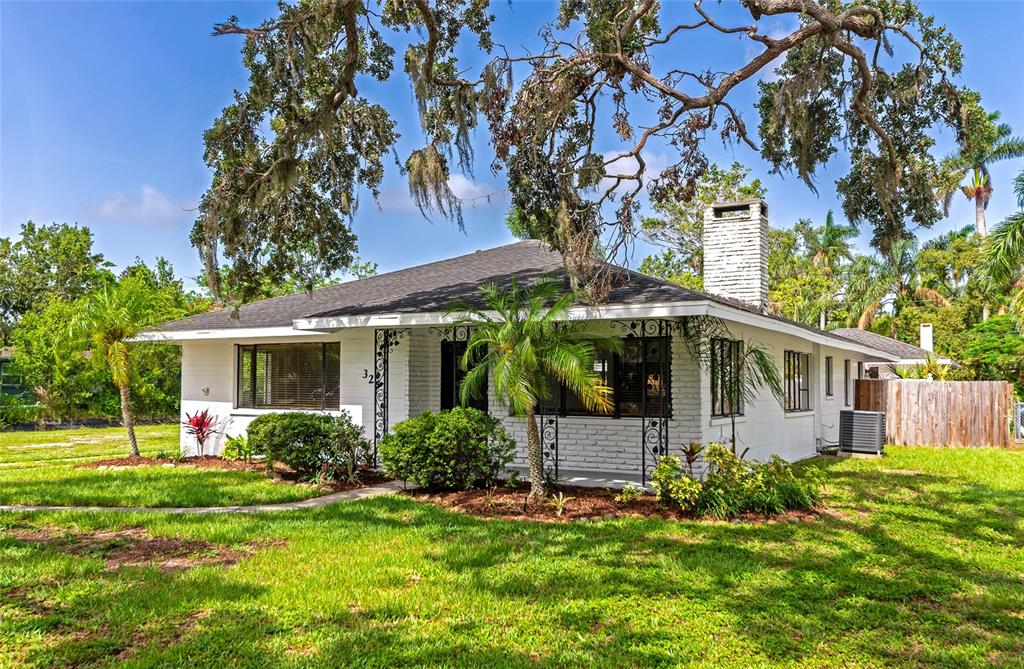 326 25TH STREET W