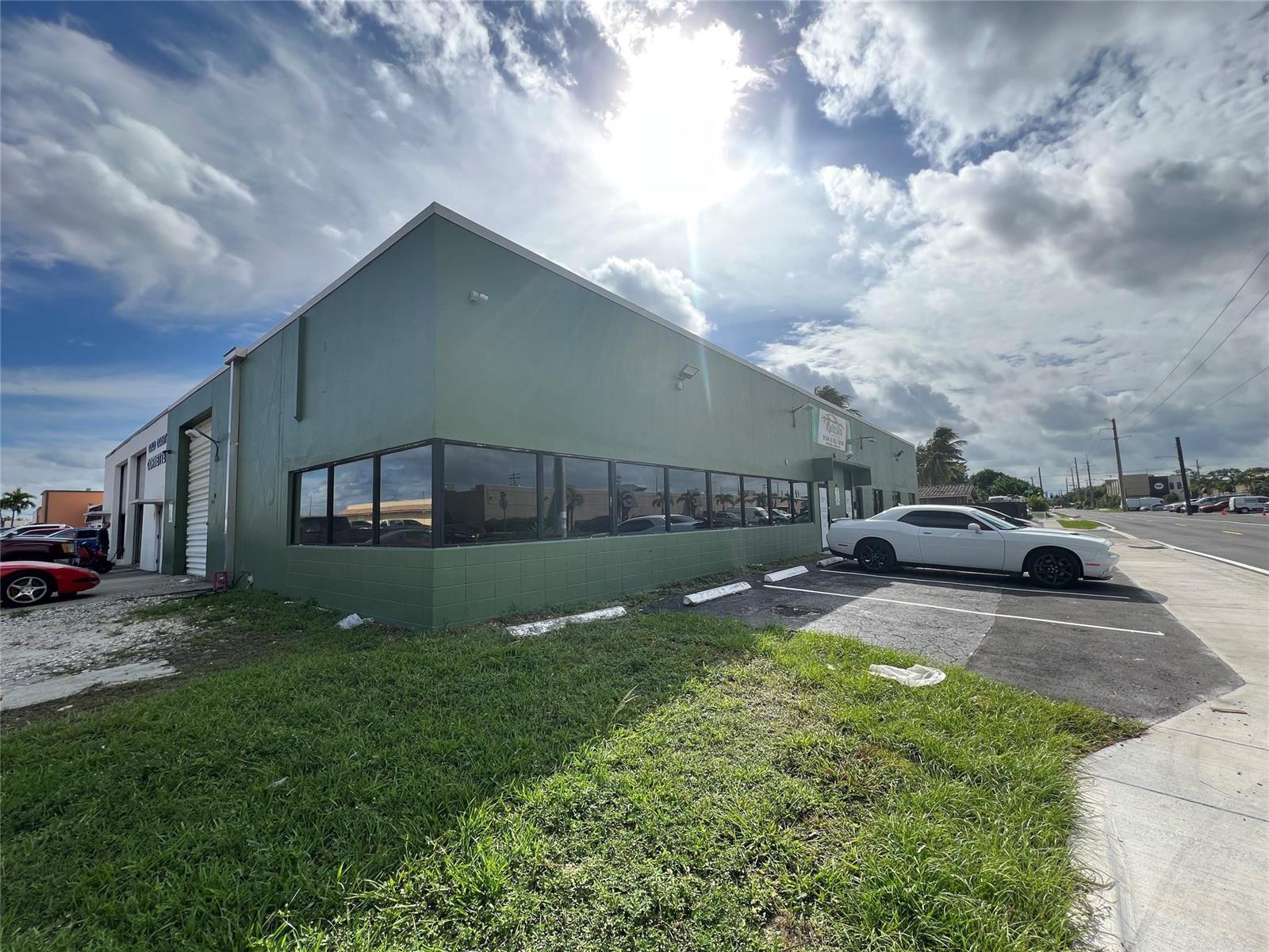 OAKLAND PARK, FL — photo 3 of 9