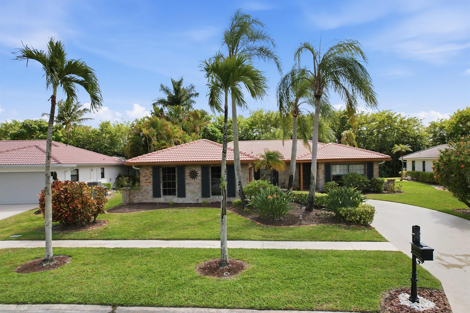 10152 Harbourtown Court, Boca Raton FL 33498