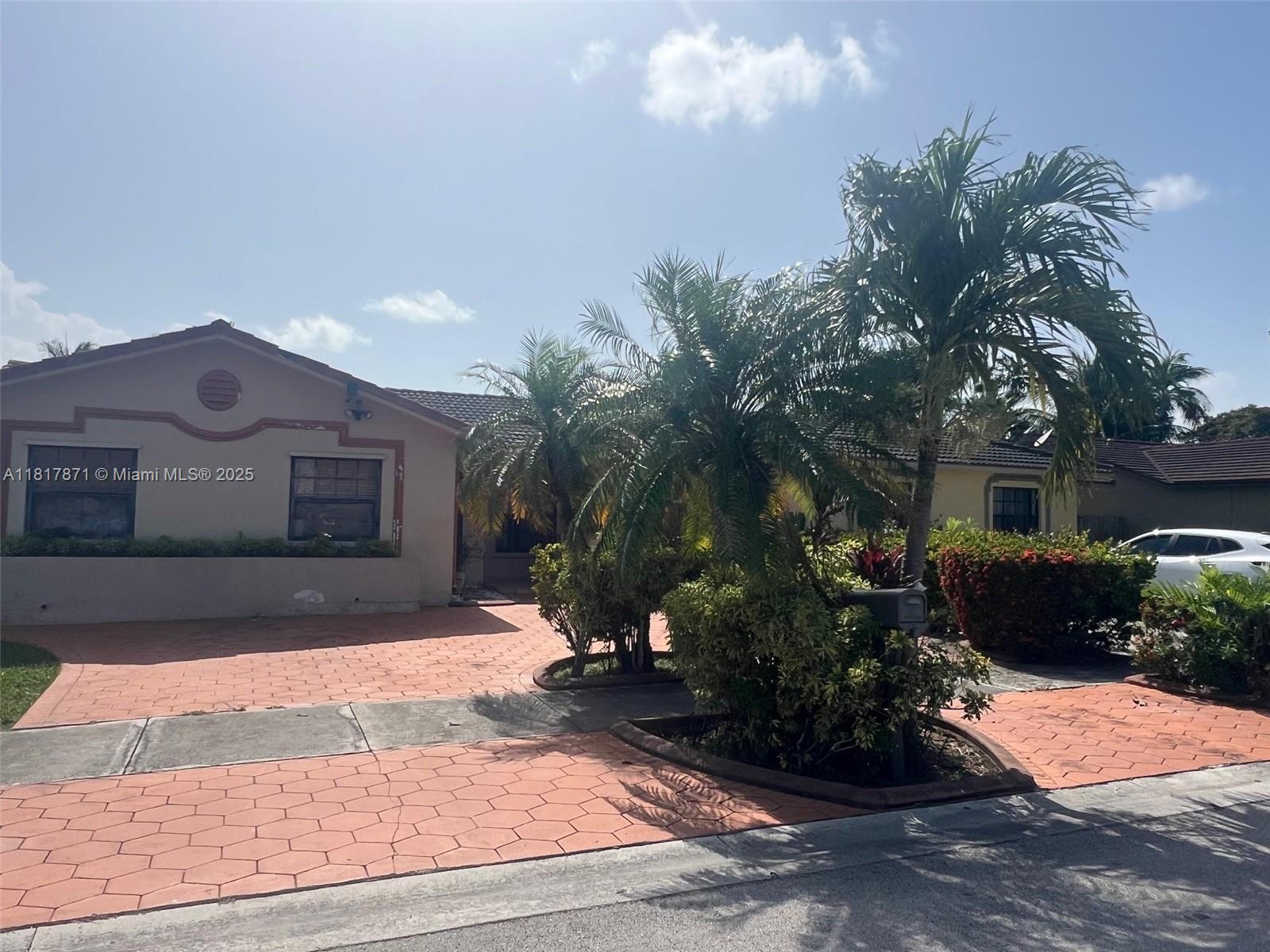 1112 SW 138th Pl, Miami FL 33184