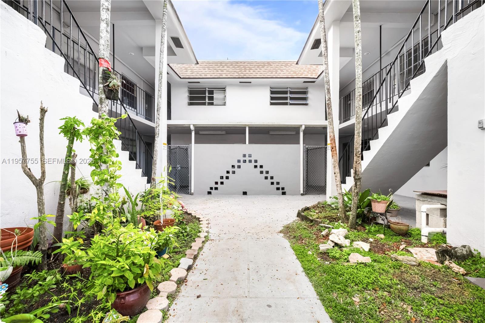 10375-35-55 SW 40th St # 0, Miami FL 33165