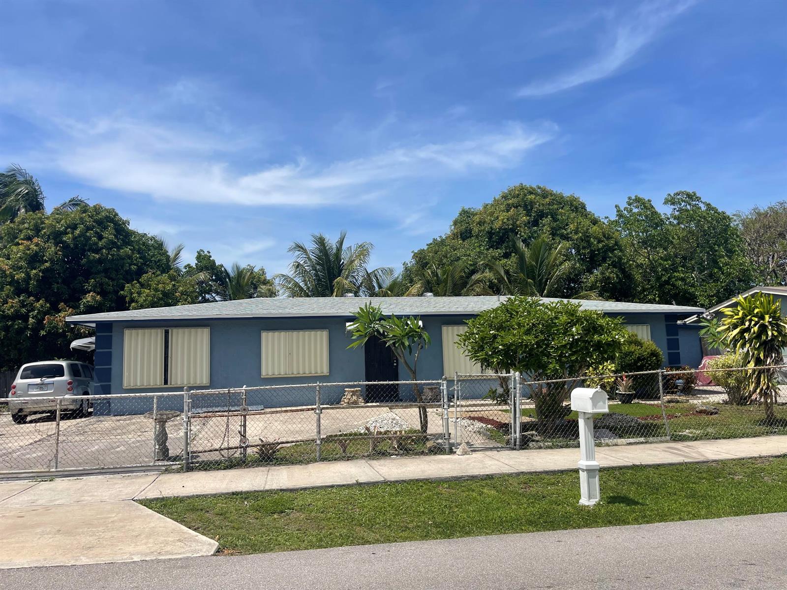 915 SW 4th Street, Delray Beach FL 33444