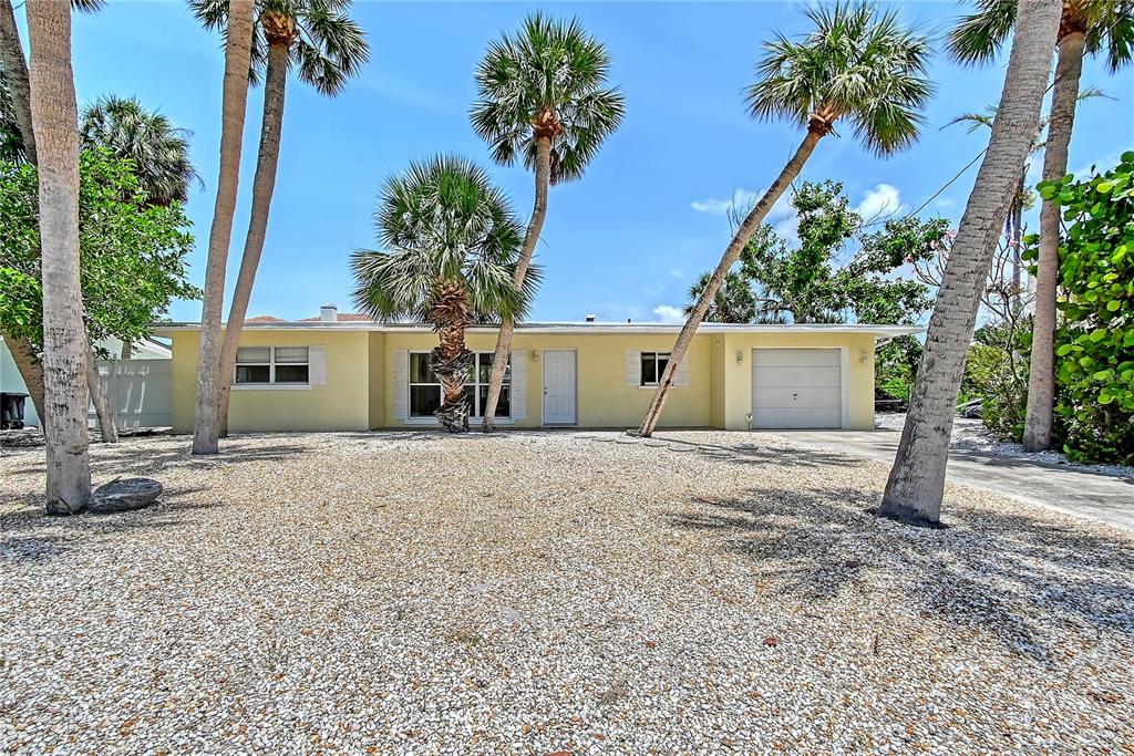 385 AVENIDA MADERA