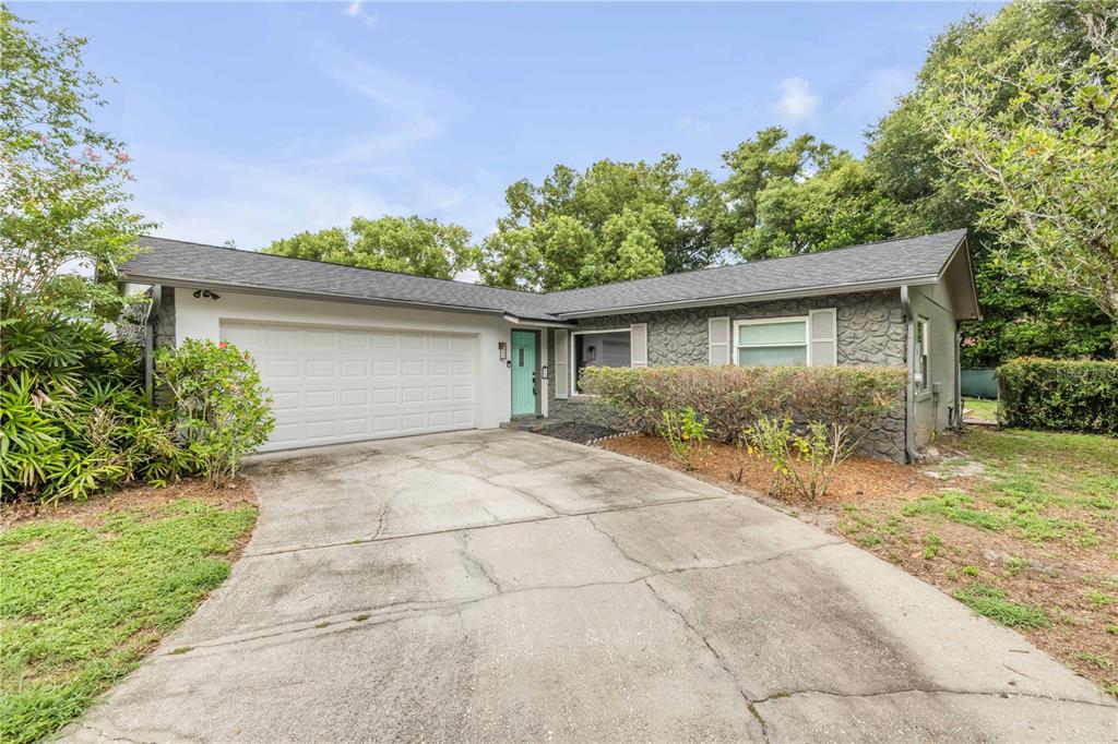 111 N HAMLIN COURT