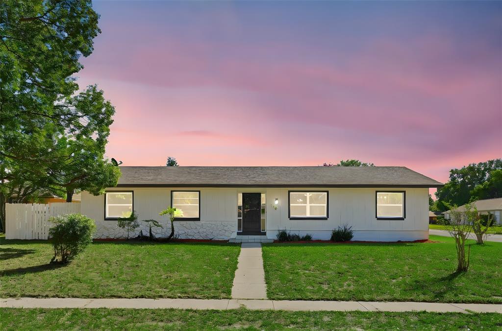 110 PINEAPPLE COURT