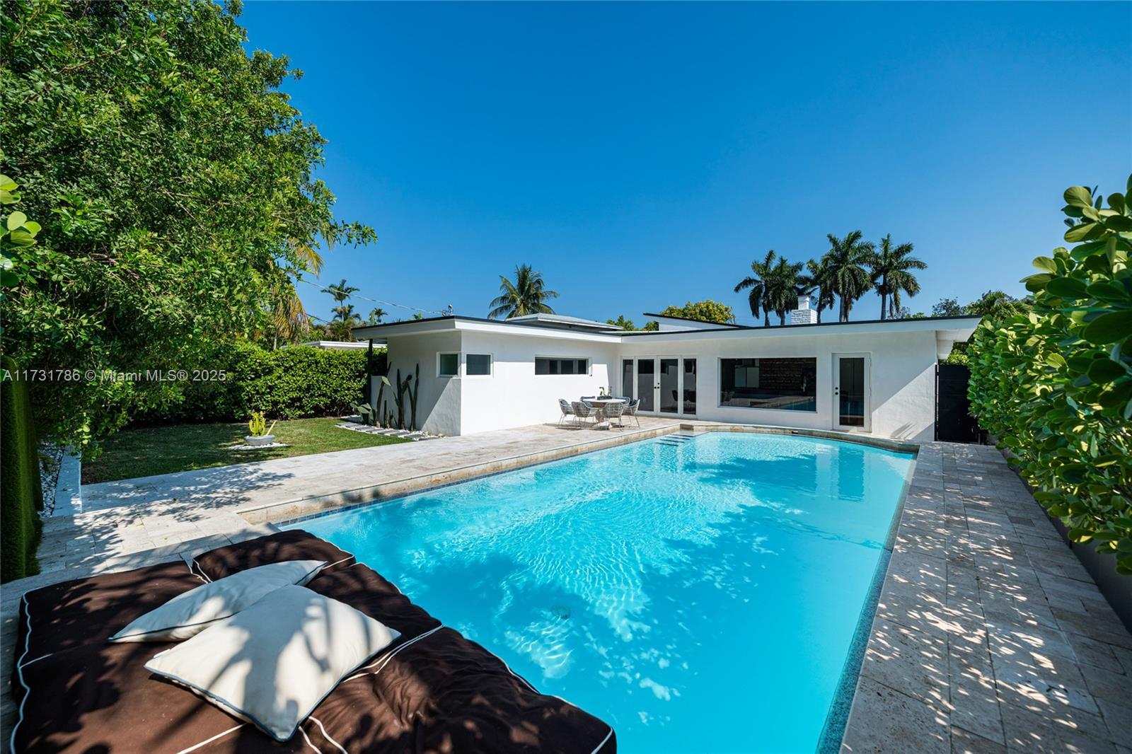 835 Fairway Dr, Miami Beach FL 33141