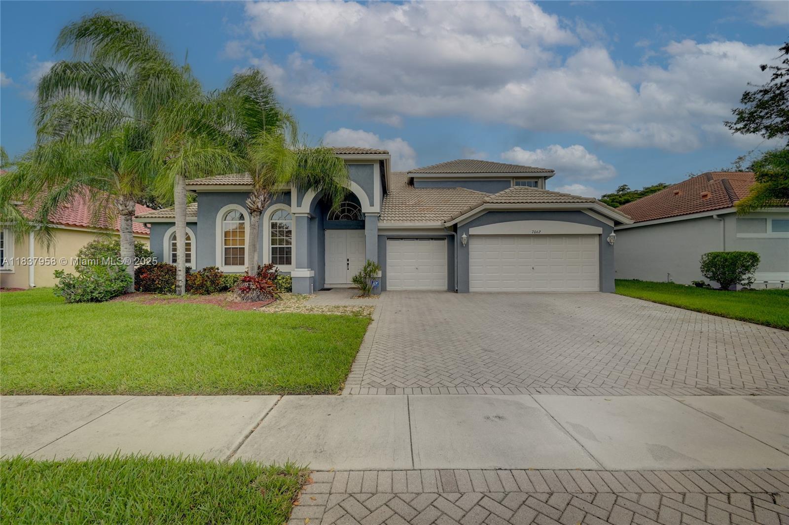 7062 Brunswick Cir, Boynton Beach FL 33472