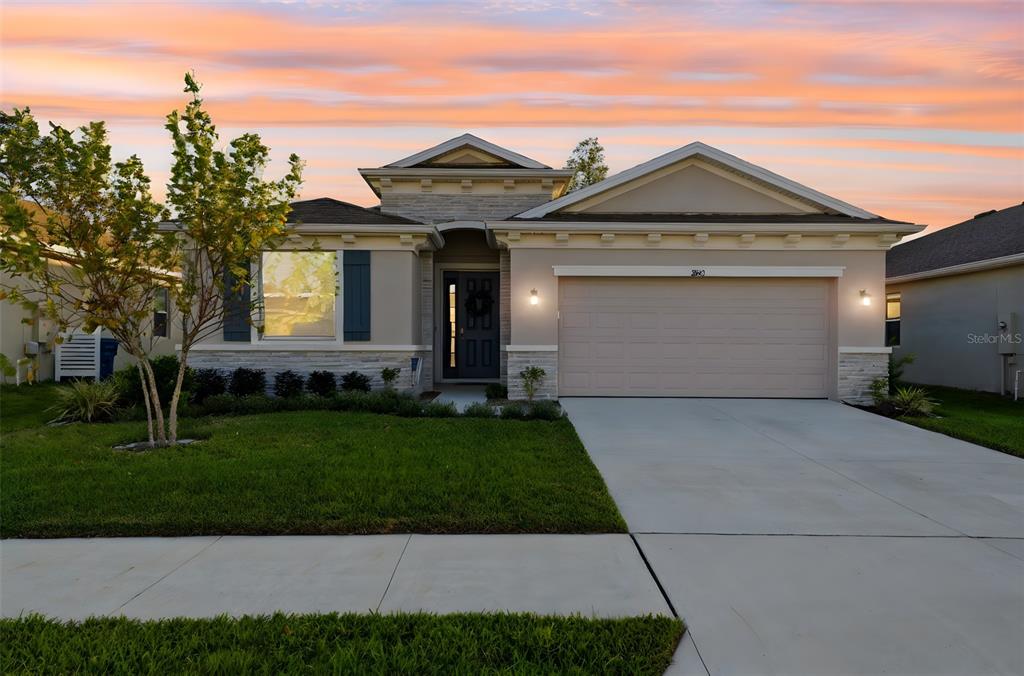 3843 AUTUMN AMBER DRIVE
