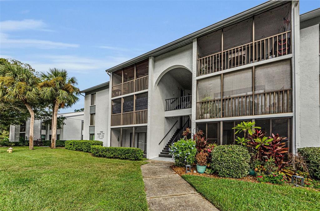 1182 PINE RIDGE CIRCLE W UNIT B1