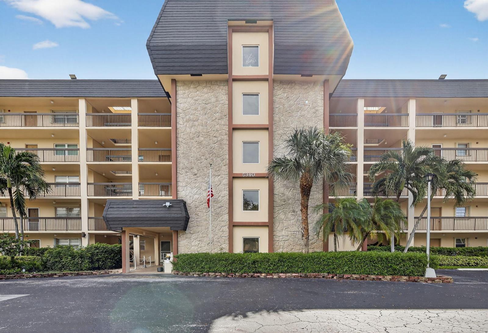 5340 NW 2nd Avenue # 421, Boca Raton FL 33487