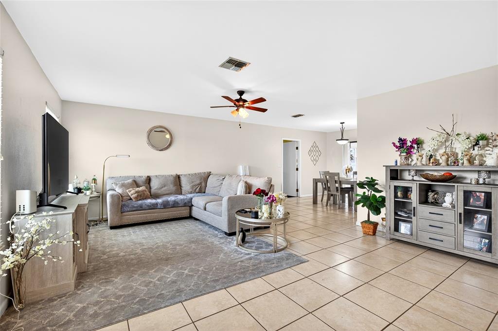 8810 SE 88TH PLACE, OCALA, FL — photo 3 of 24