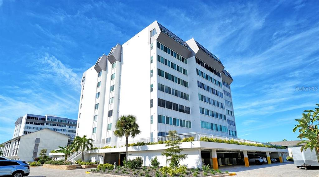 1125 W PEPPERTREE DRIVE UNIT 302