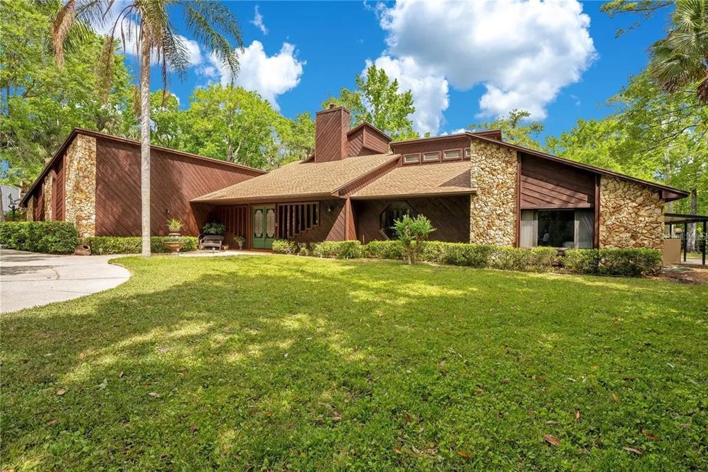 120 E BAHAMA ROAD