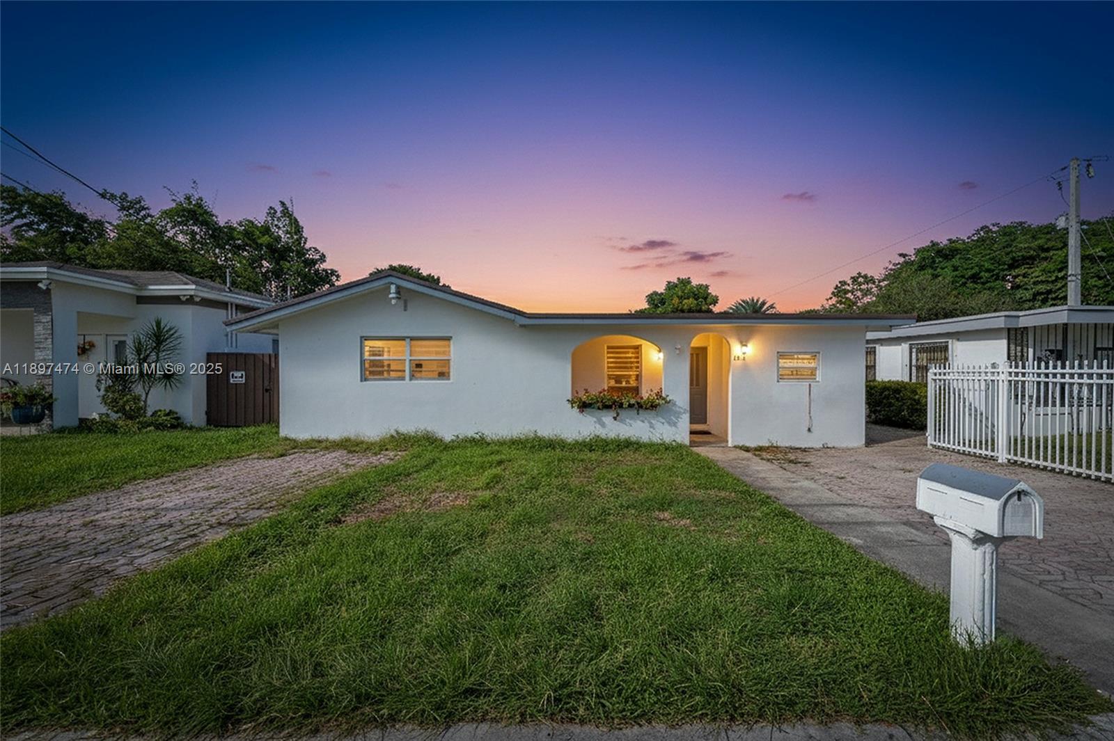 8811 SW 128th St, Miami FL 33176