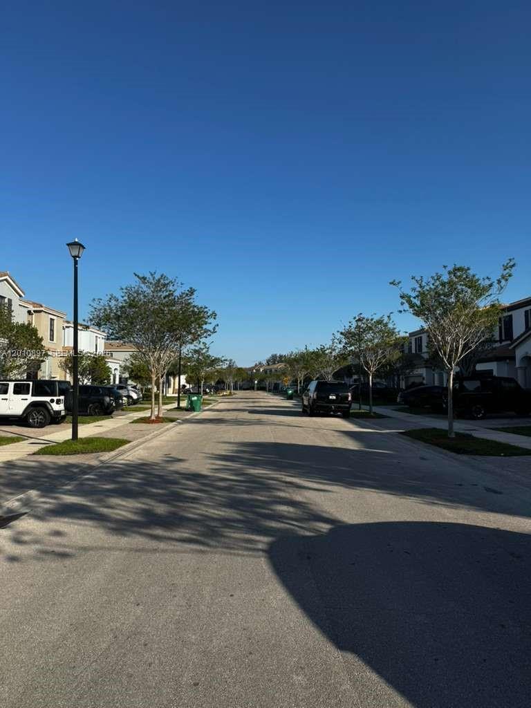 MIAMI, FL — photo 3 of 19