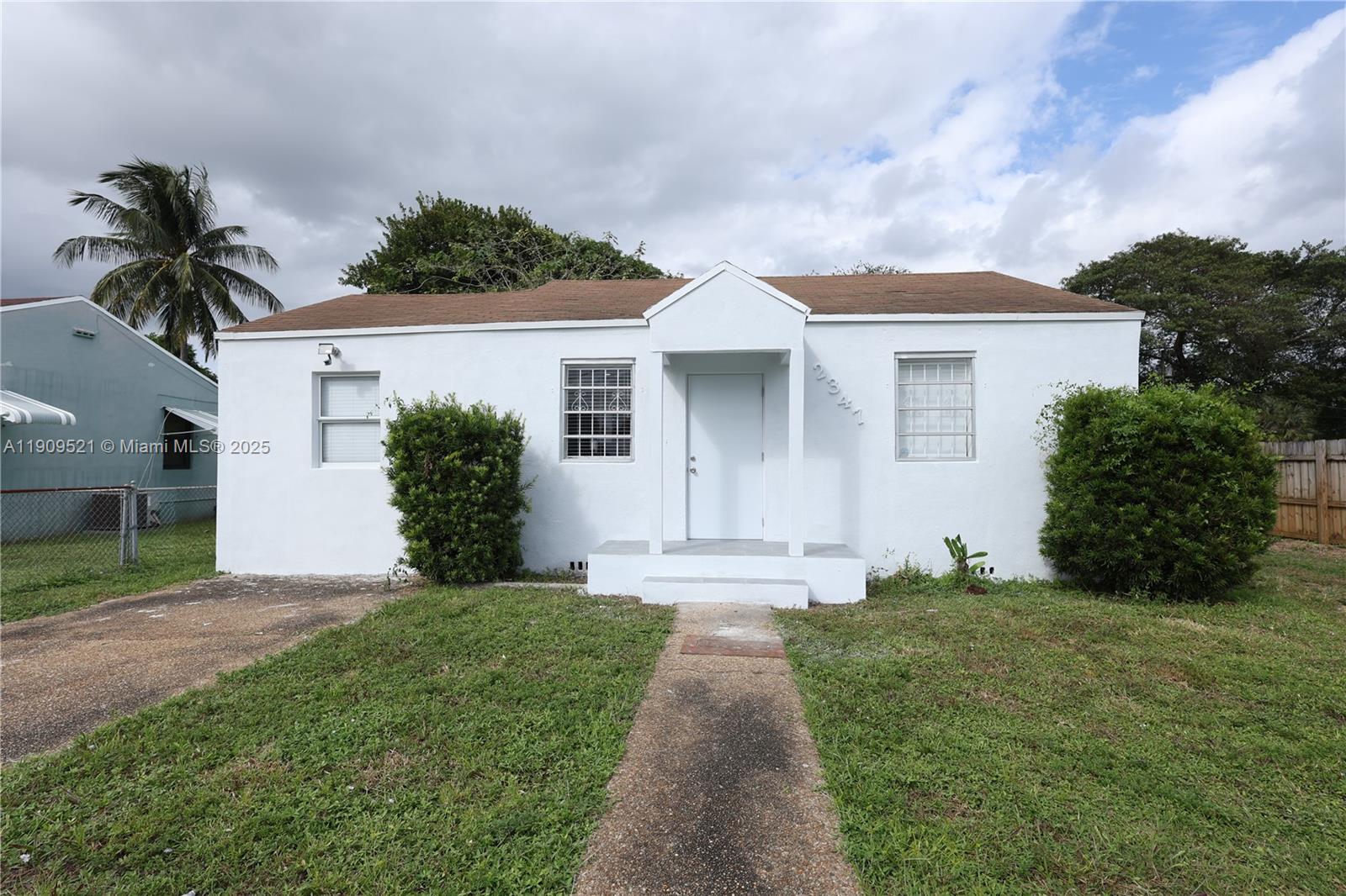 2347 NW 84th St, Miami FL 33147