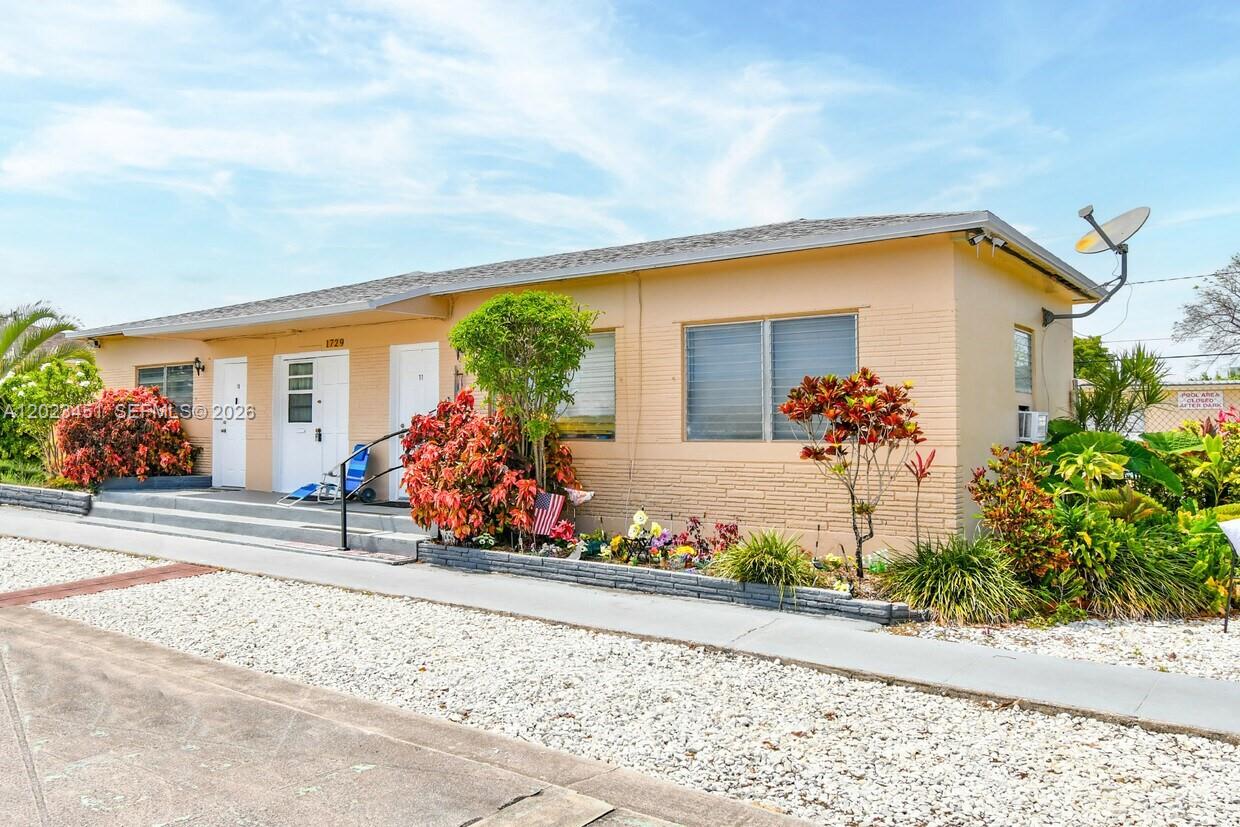 1741-1743 Moffett St, Hollywood FL 33020