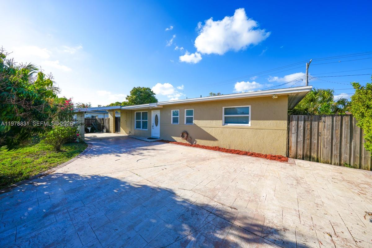 5511 NW 180th Ter, Miami Gardens FL 33055