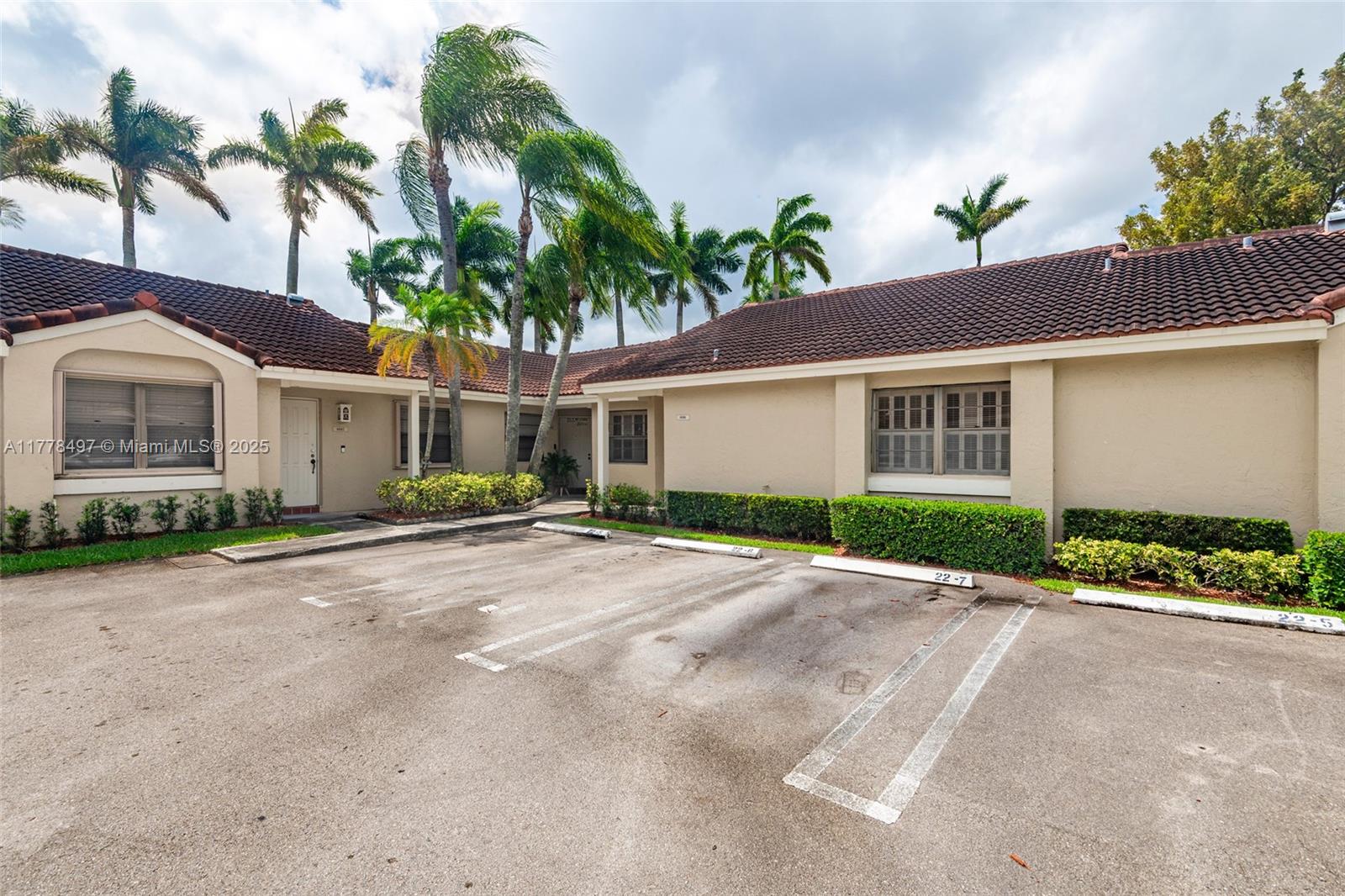 6046 NW 172nd Terr Cir # 6046, Hialeah FL 33015