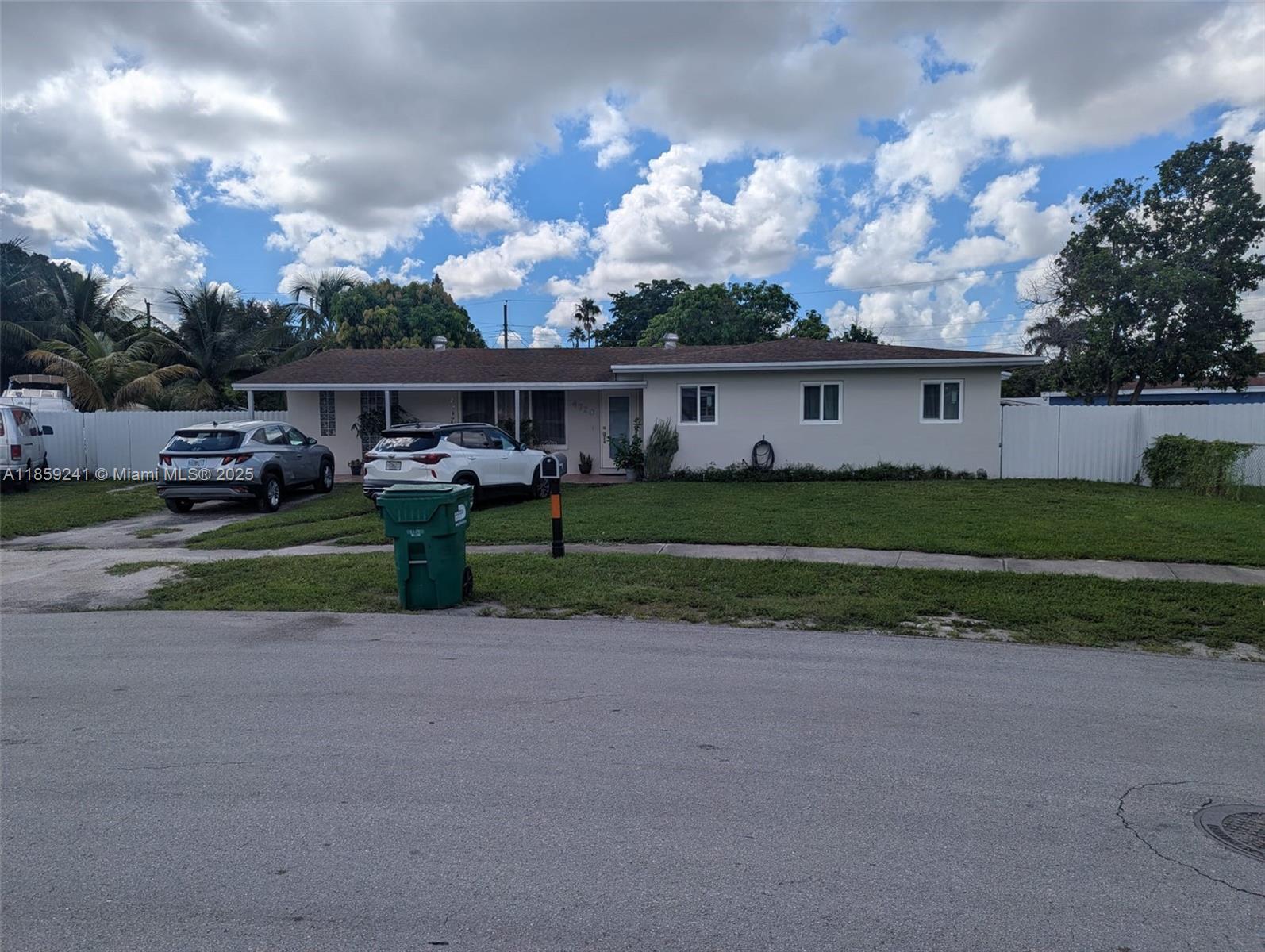 4720 NW 179th St, Miami Gardens FL 33055