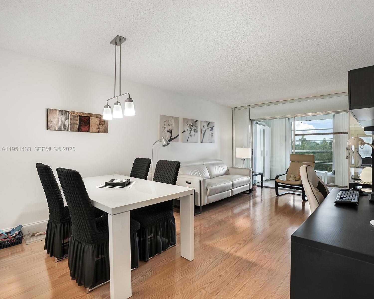 9370 Sunrise Lakes Blvd # 308, Sunrise FL 33322