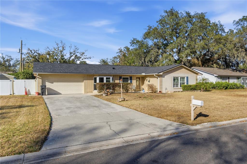 308 ELLEN WAY, BRANDON, FL — photo 2 of 30