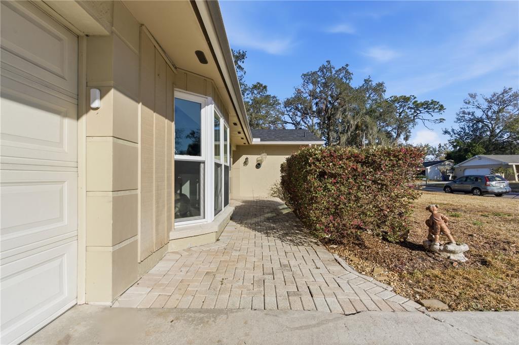 308 ELLEN WAY, BRANDON, FL — photo 5 of 30