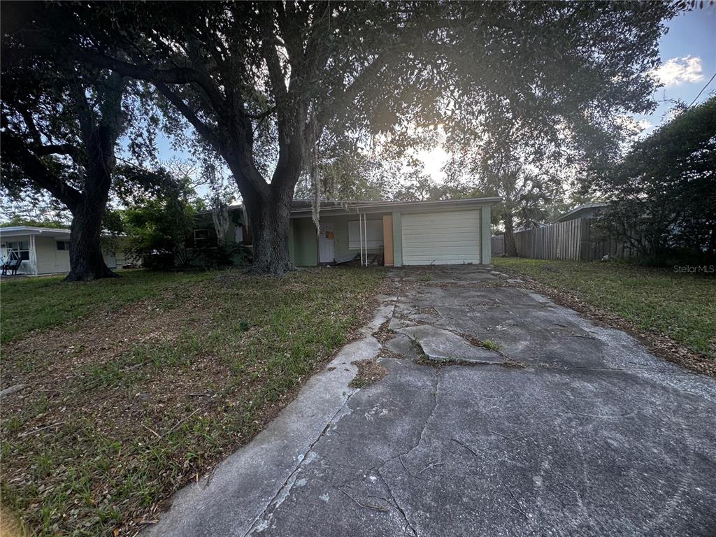 120 N HILLTOP DRIVE