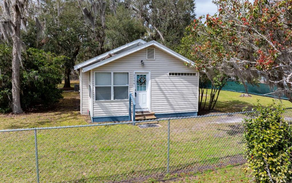 2206 N US HIGHWAY 441