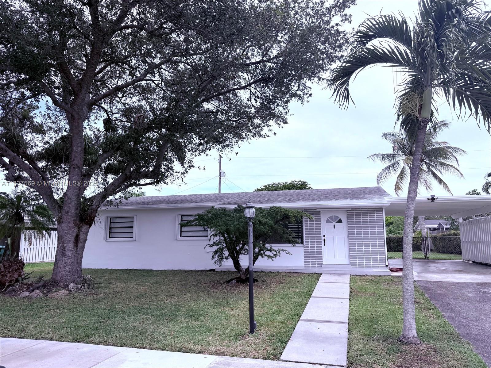 10380 SW 200th St, Cutler Bay FL 33157