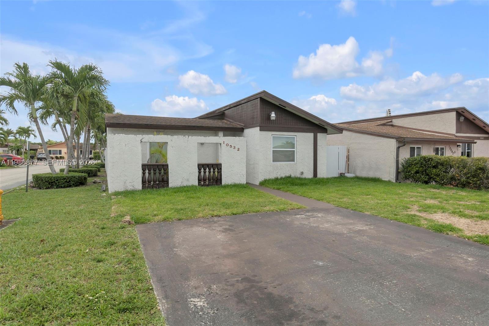 10532 SW 21st Ln, Miami FL 33165