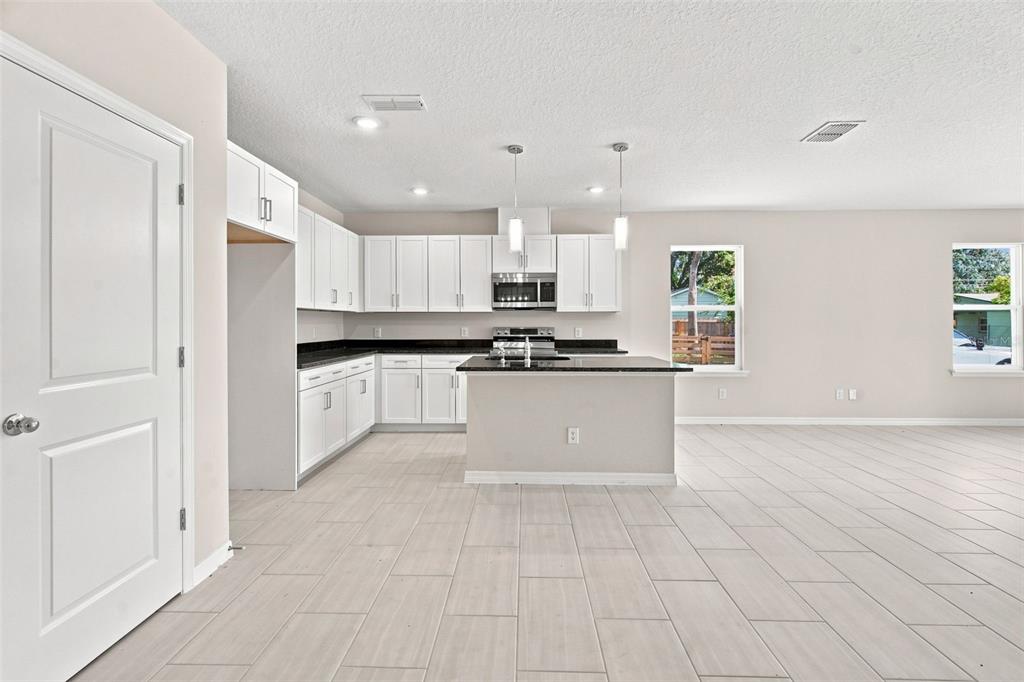 809 S LOCUST AVENUE, SANFORD, FL — photo 5 of 26
