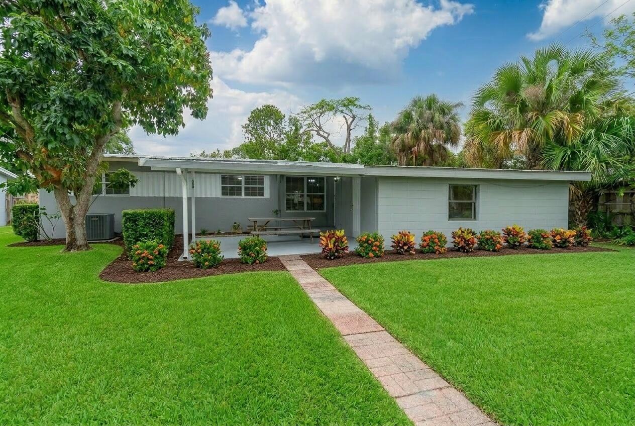 Exterior Front with changes — 904 SE 16th Street, Stuart FL 34994, STUART, FL