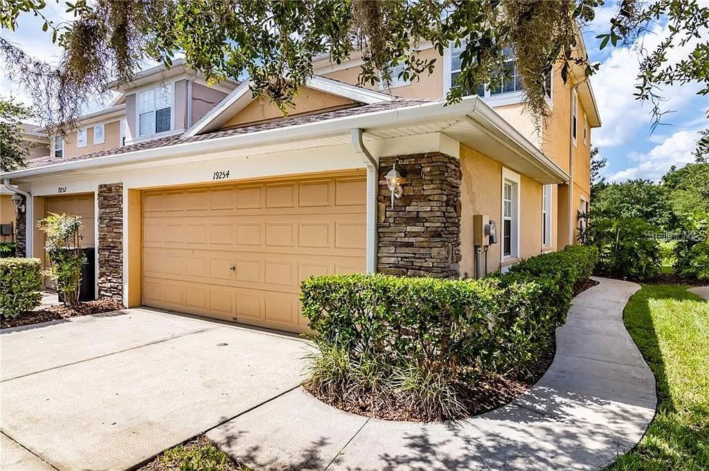 19254 STONE HEDGE DRIVE, TAMPA, FL — photo 2 of 30