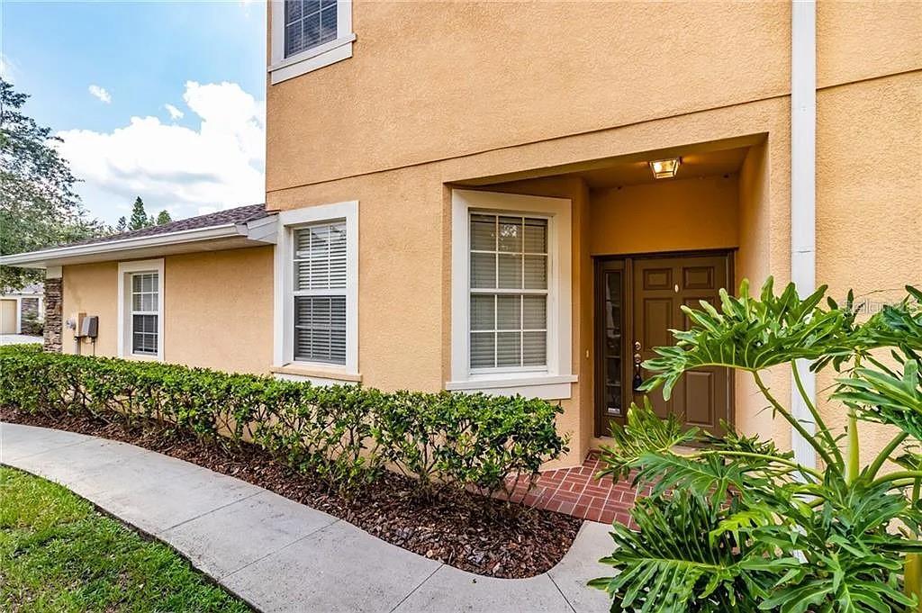 19254 STONE HEDGE DRIVE, TAMPA, FL — photo 3 of 30