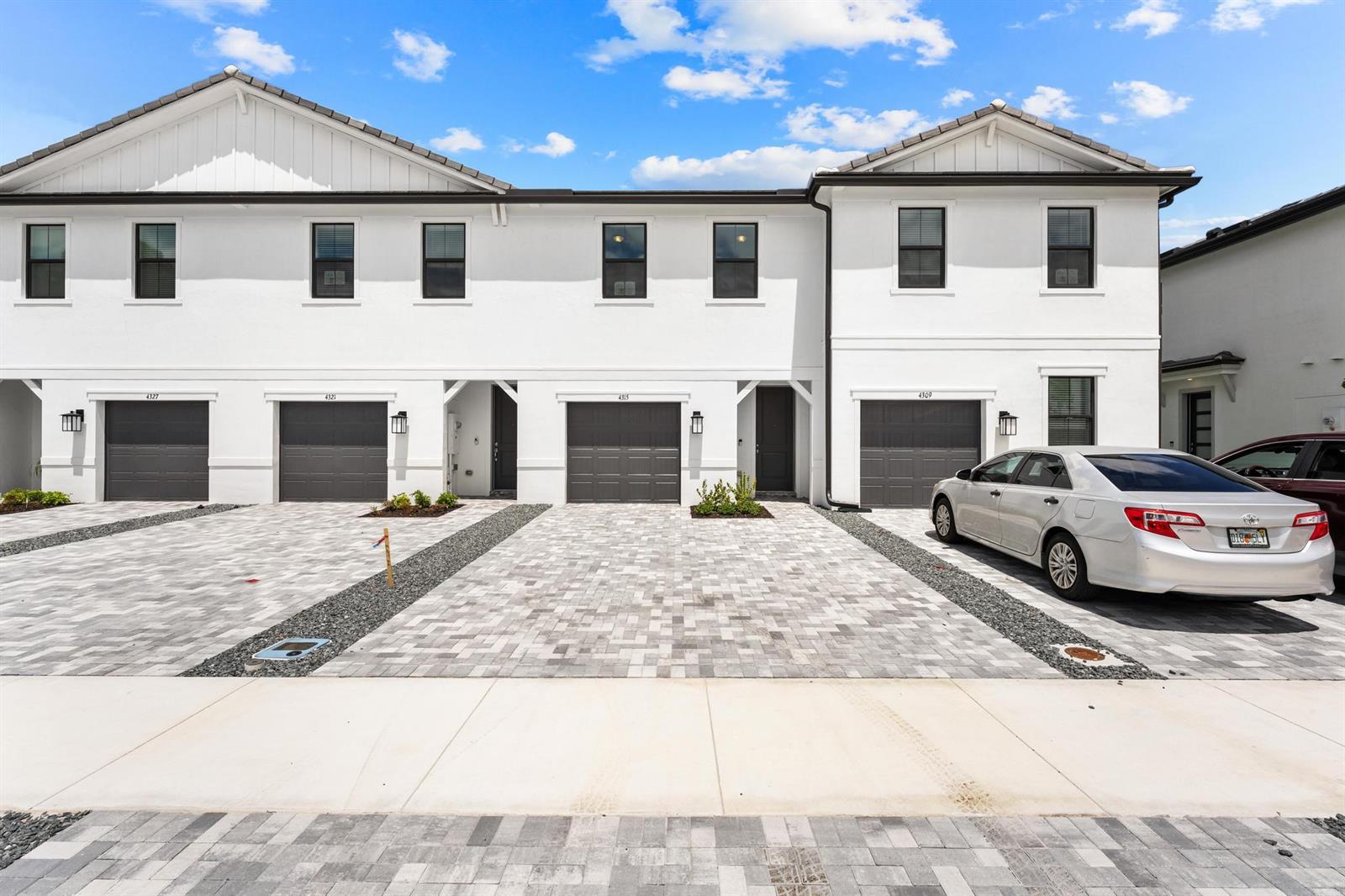 4315 Efendi Drive, Lantana FL 33462