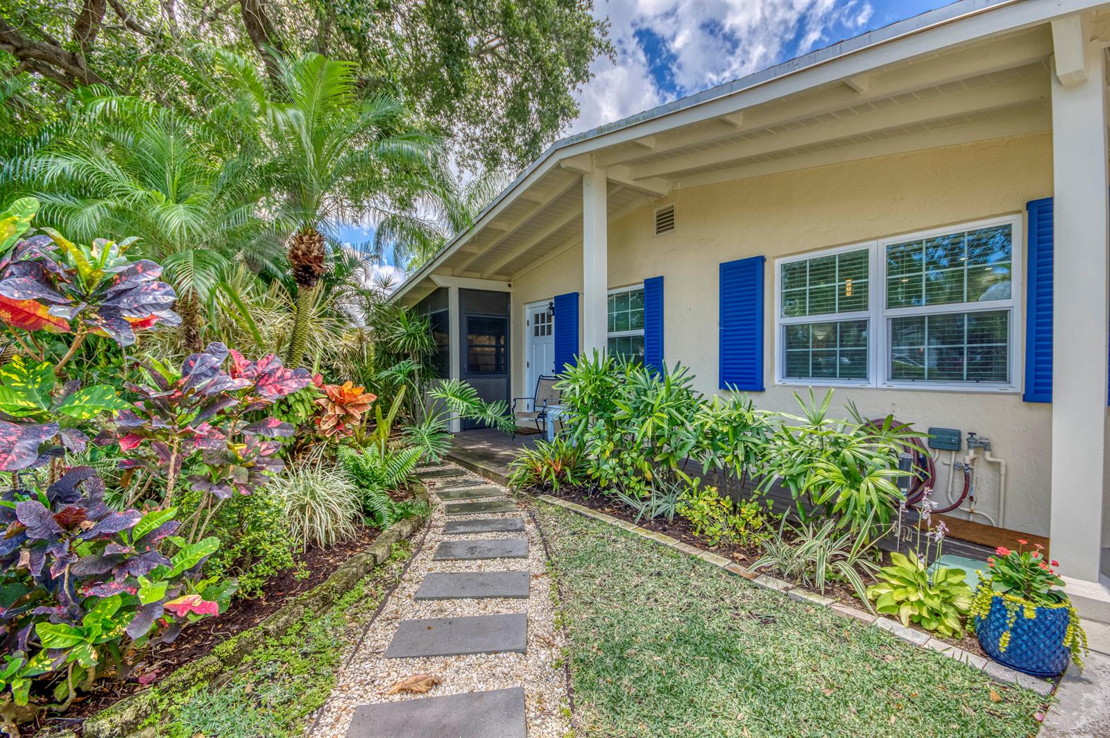 404 S Caloosahatchee Avenue, Jupiter FL 33458