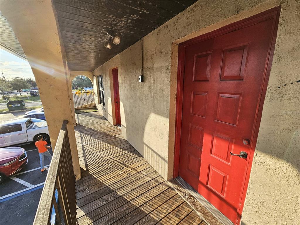 401 W DONEGAN AVENUE UNIT D
