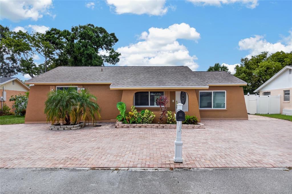 6711 GLEN FOREST COURT