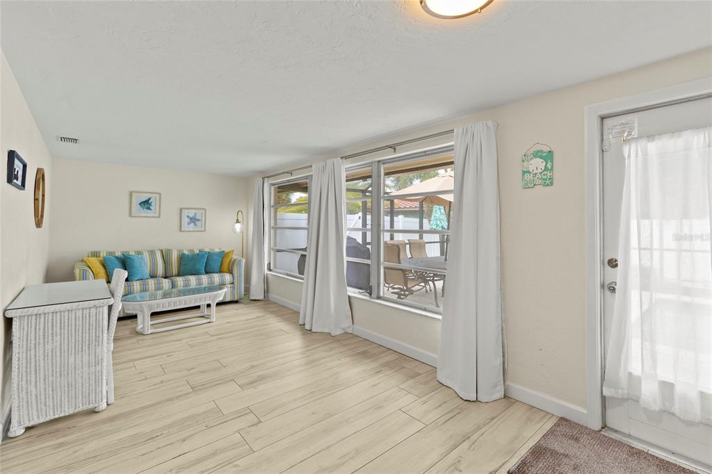 6836 ROXBURY DRIVE, SARASOTA, FL — photo 4 of 26