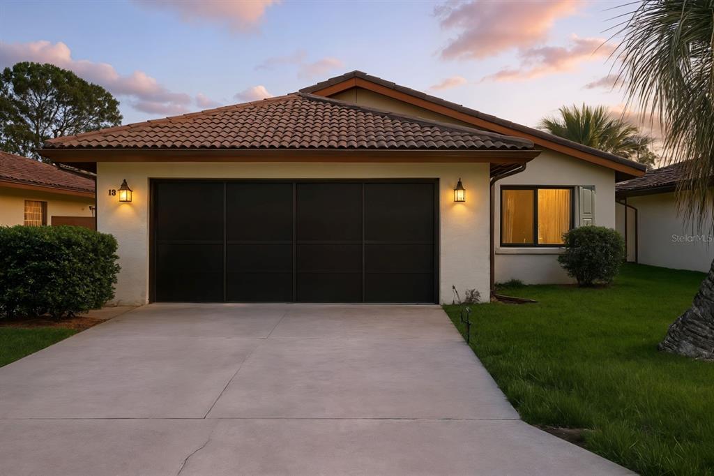 13 LAGO VISTA PLACE