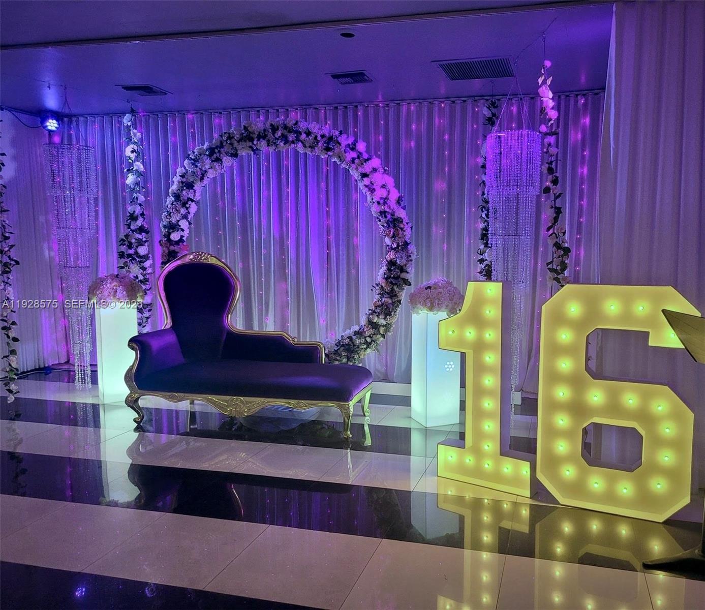 Stage — MIAMI, FL