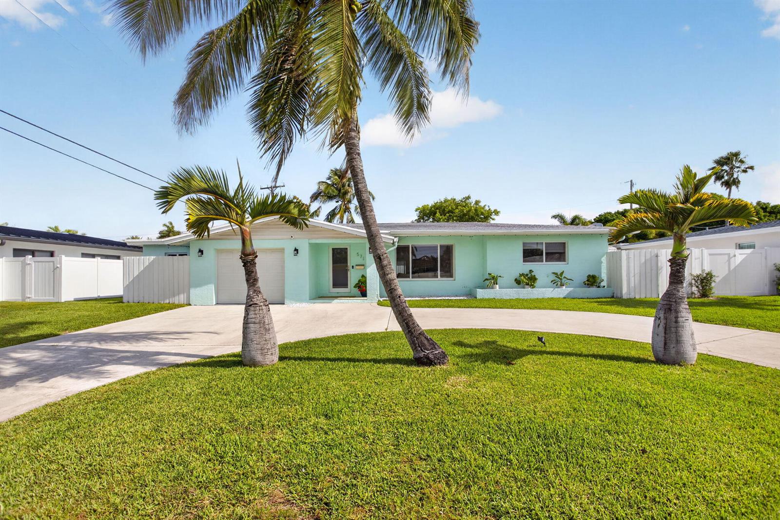 571 SE 14th Street, Pompano Beach FL 33060