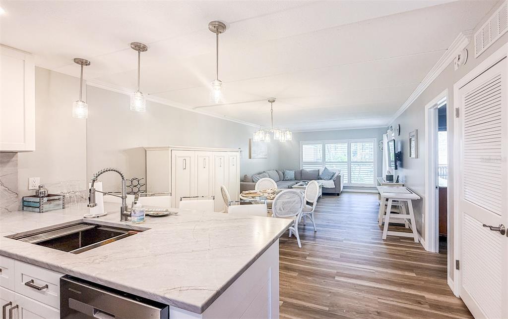 845 BENJAMIN FRANKLIN DRIVE UNIT 202, SARASOTA, FL — photo 5 of 29