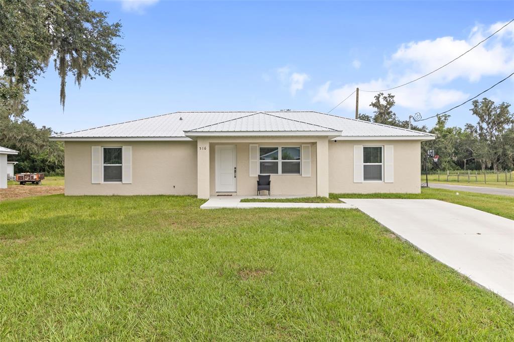 516 CLARK LANE