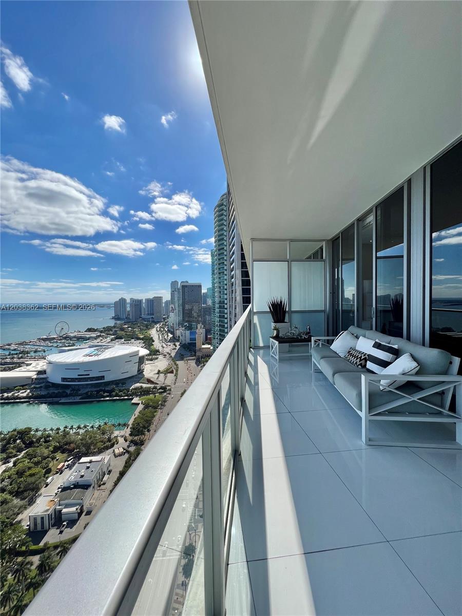 1100 Biscayne Blvd # 4103, Miami FL 33132