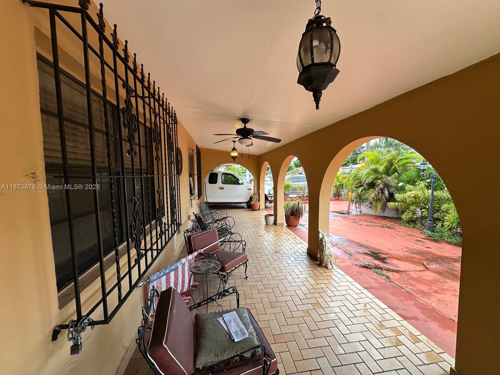 911 NW 30th Pl, Miami FL 33125