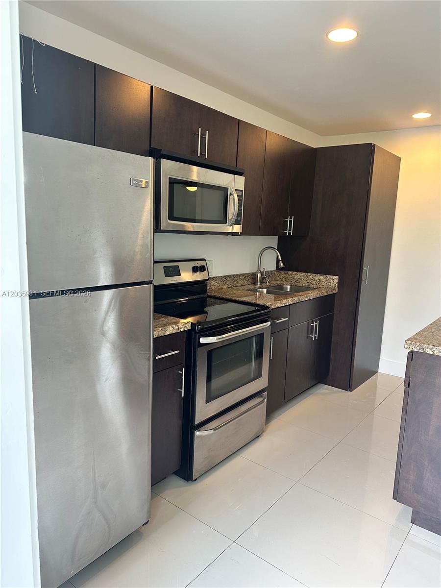 3071 SW 27th Ave # 25, Miami FL 33133