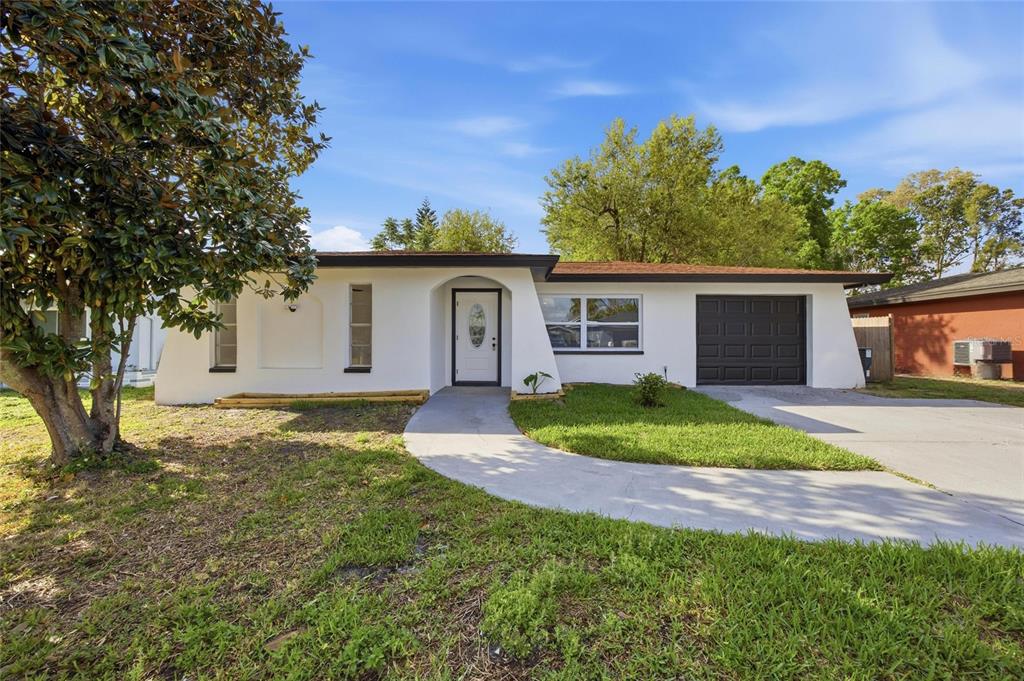 1811 DRIFTWOOD CIRCLE S